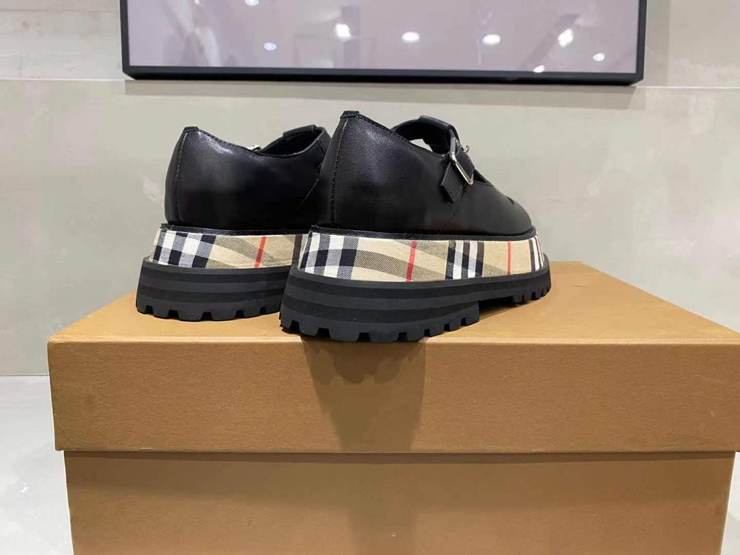 *BURBBER Shoes Wedge