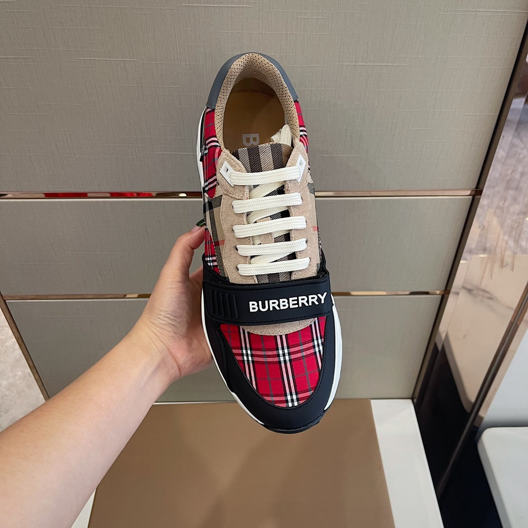 *BURBBER Sneakers Runner