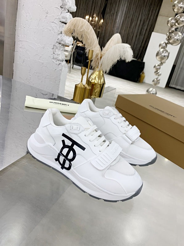 BURBERRY Sneakers 2 Color 's