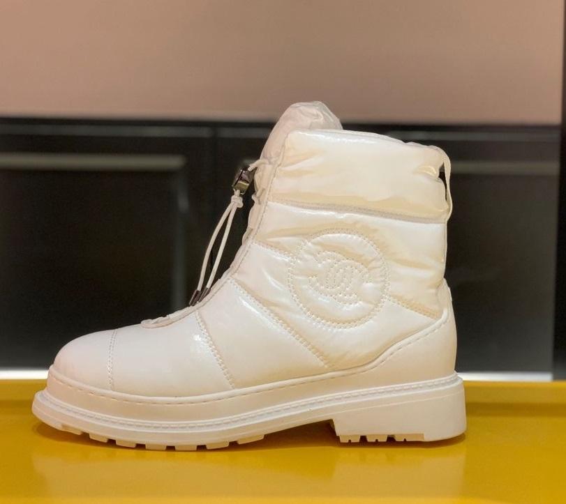 CHL Boots Warm White