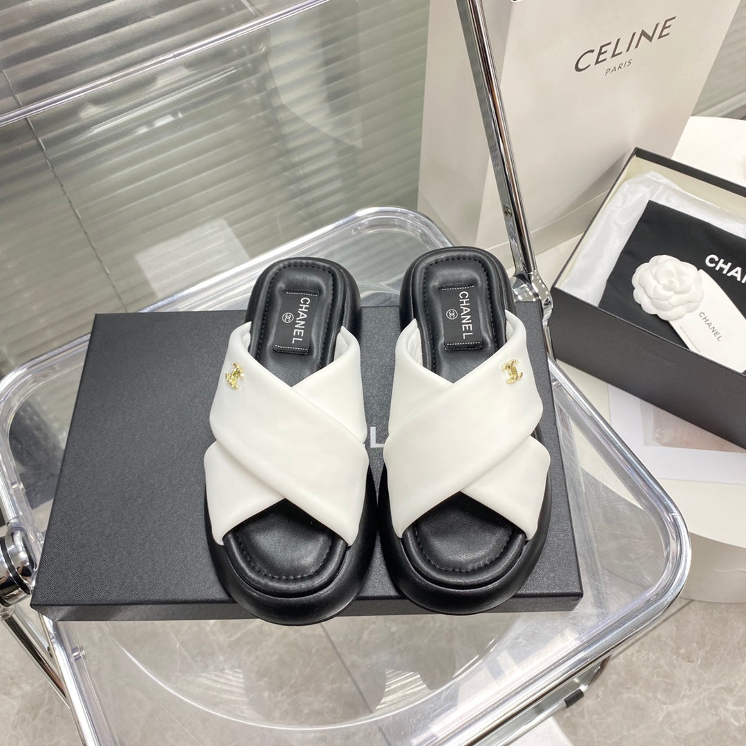 CHL Slippers 2 Color's