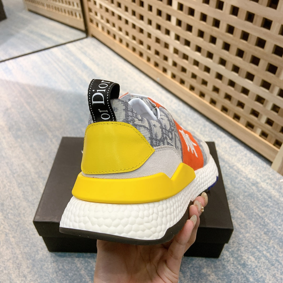 CHD Sneakers Run Away