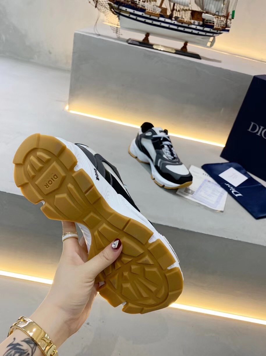 CHD Sneakers