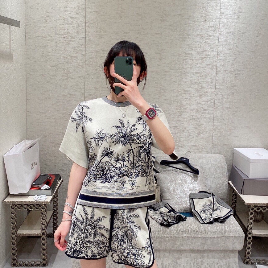 CHD Kneeled T - Shirt Short Woman