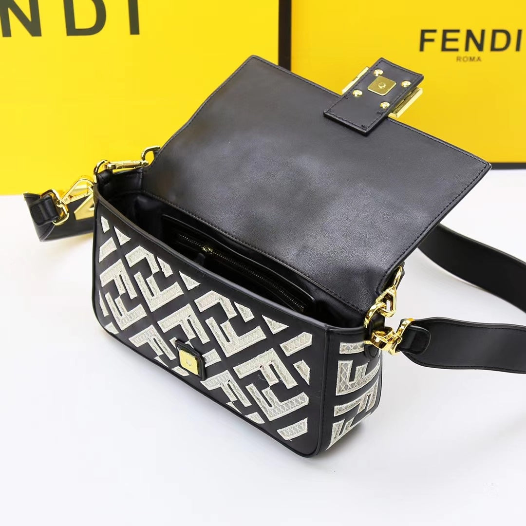 FEN Bag Handbag Baguette
