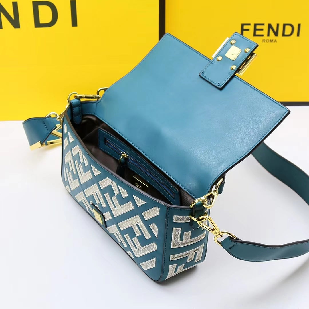 FEN Bag Handbag Baguette