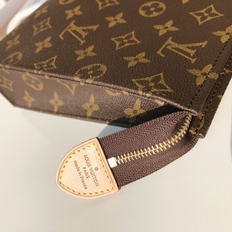 LU Bag Pochette Voyage MM