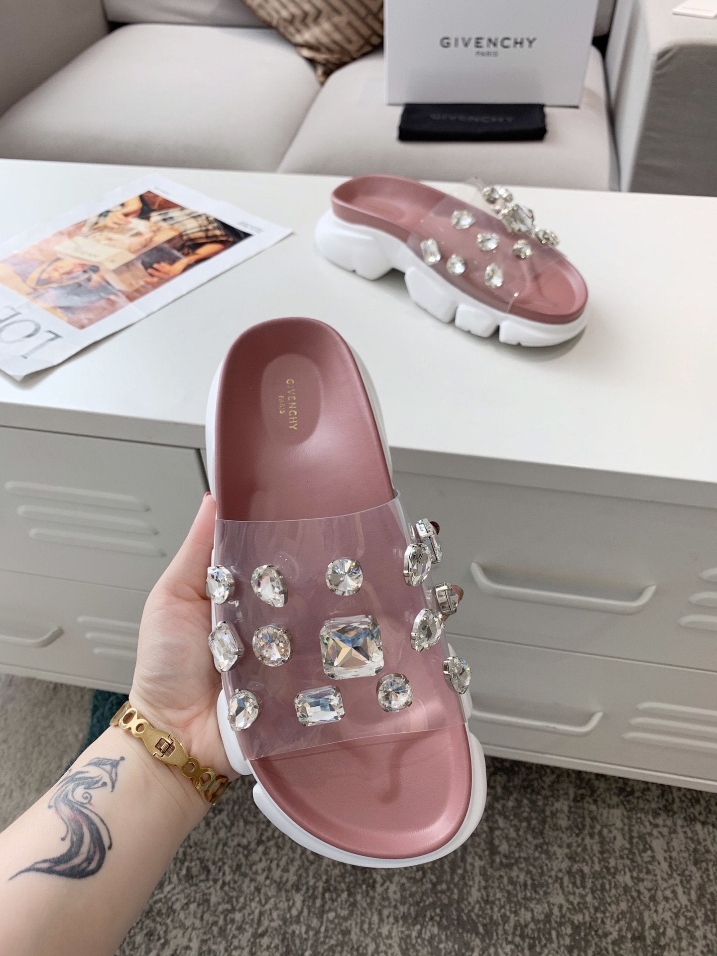 Givenjy Slippers Pink Stones