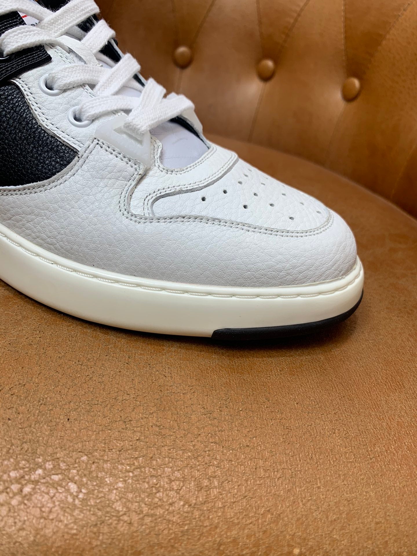 GIVENJY Sneakers Run Away