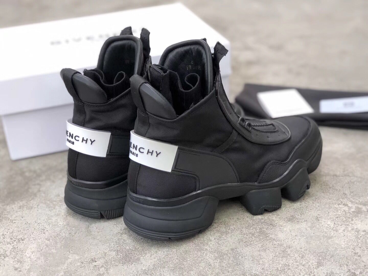 Givenjy Boots Zipper Black