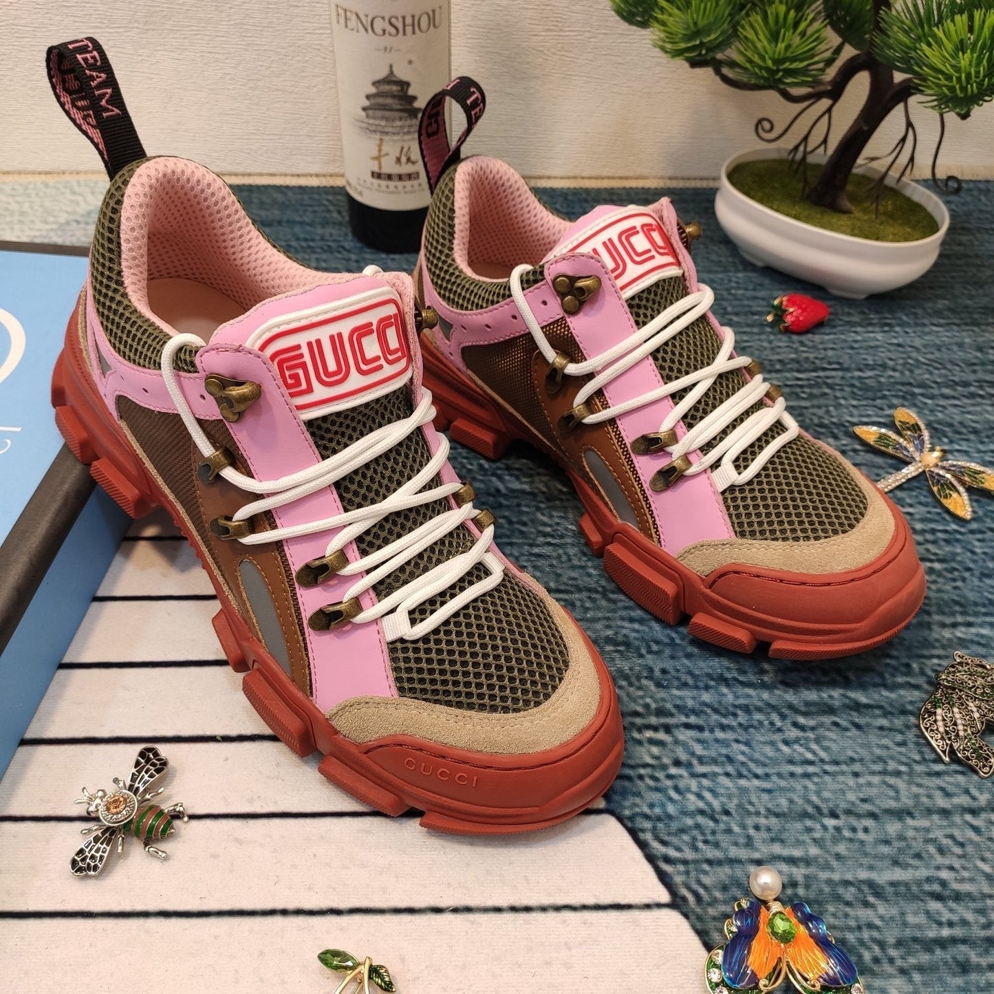 GU Sneakers Pink Crystal