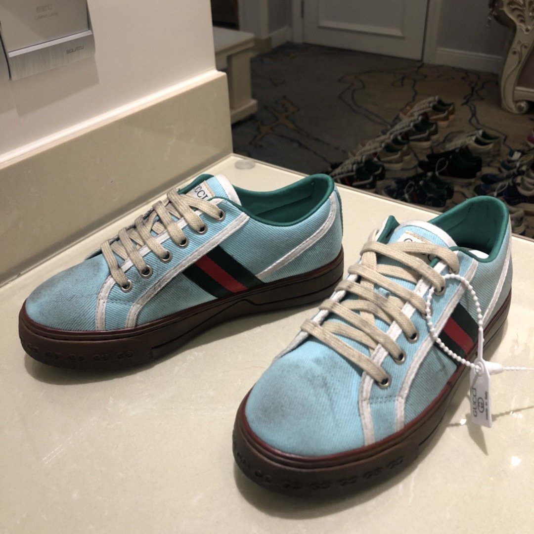 GU Sneakers Blue