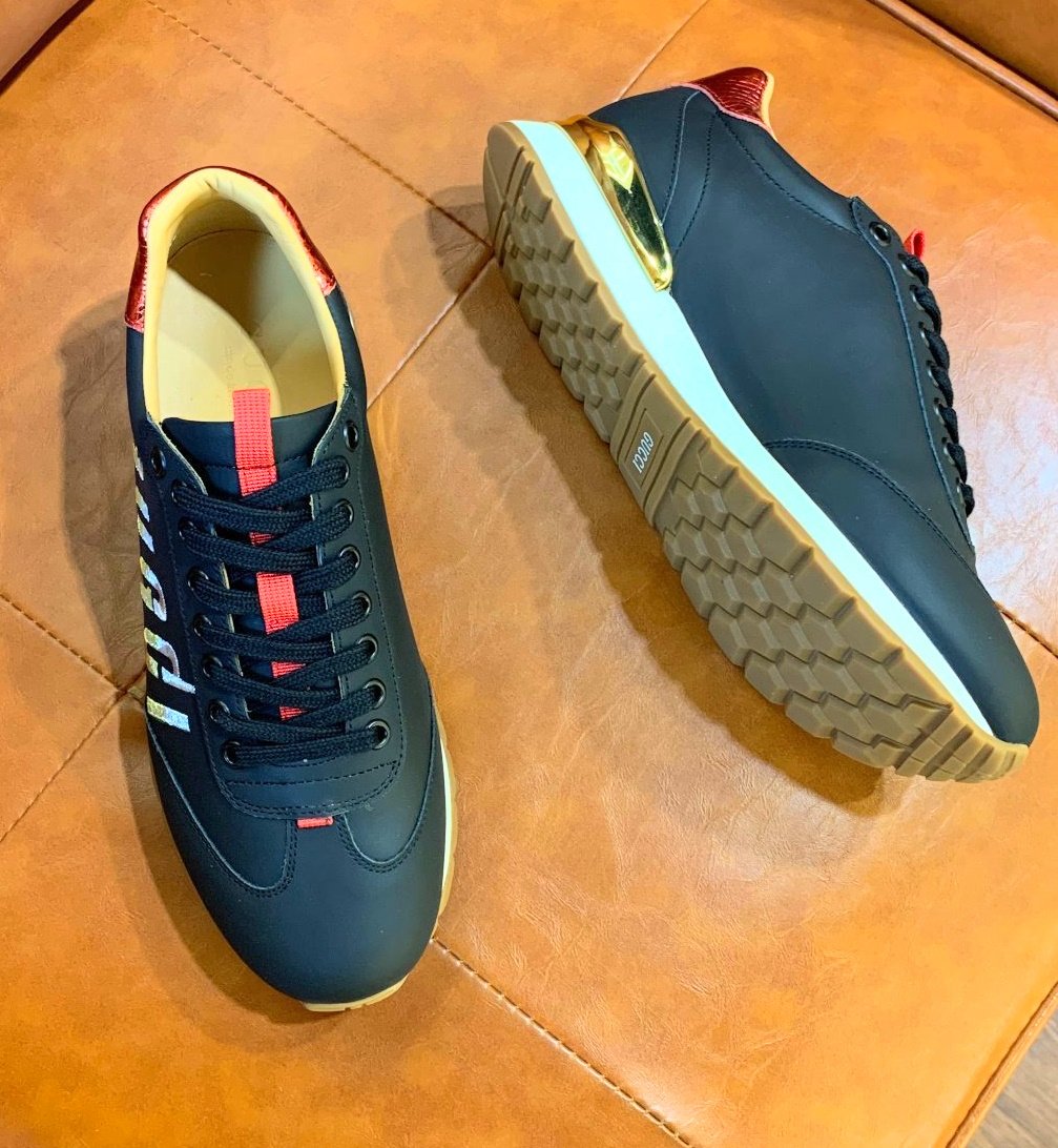 GU Sneakers