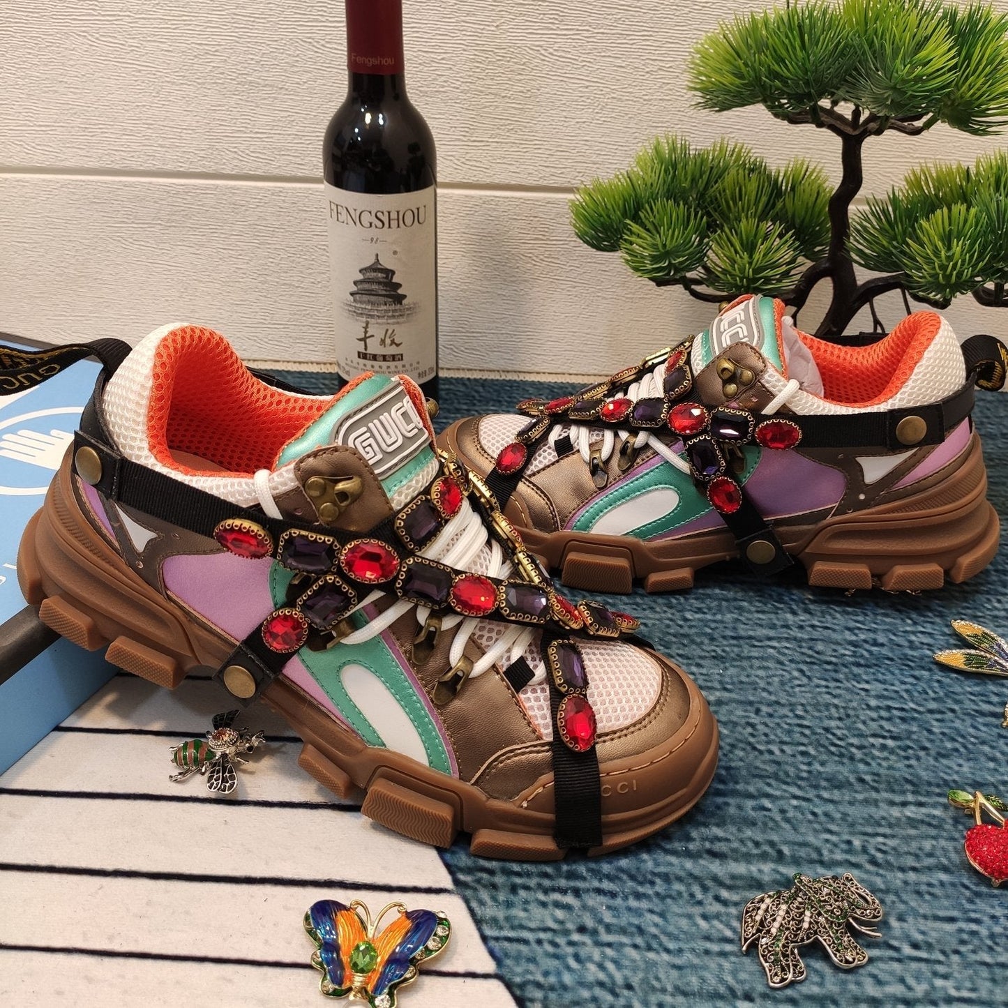 GU Sneakers Colors Crystal