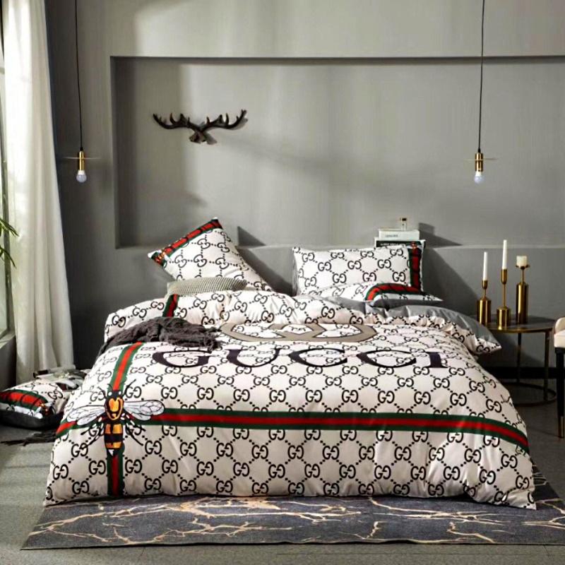 GU Bedding Set