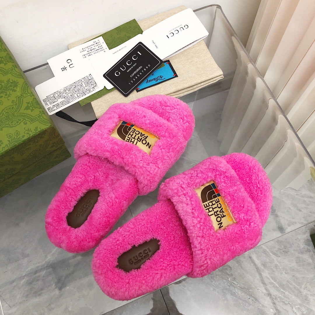 GU Slippers Fur