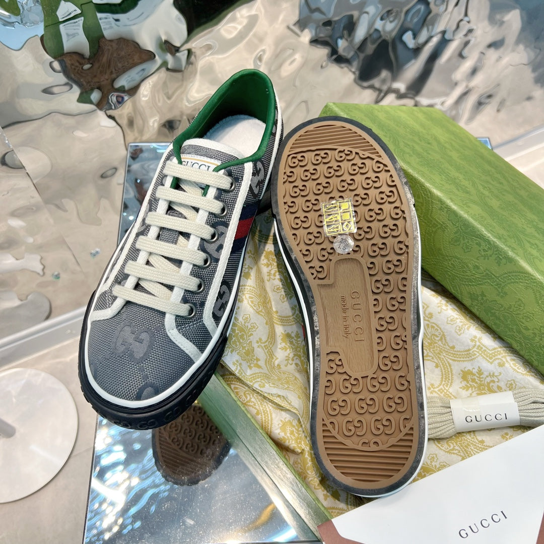 GU Sneakers Tennis