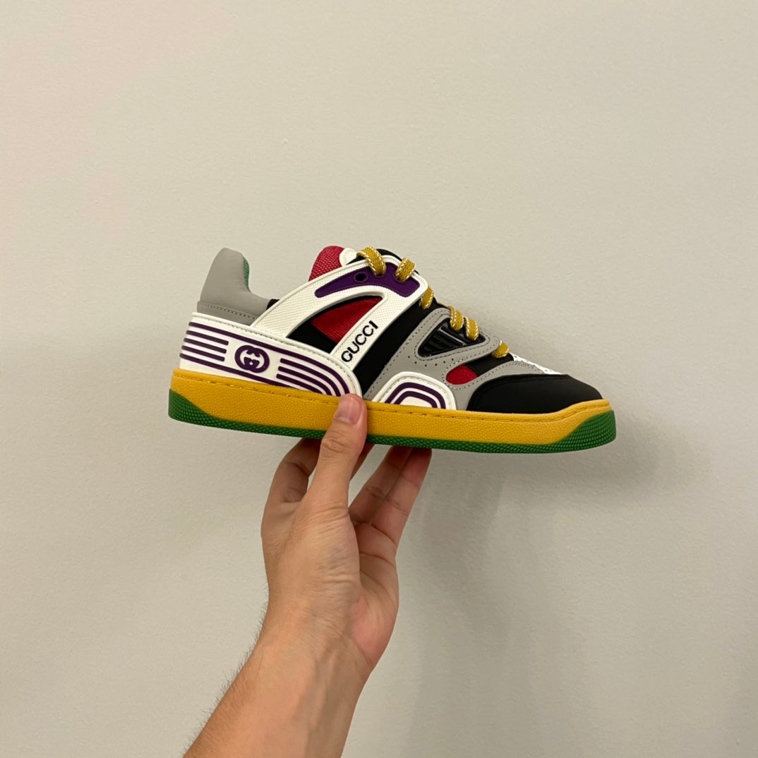 GU Sneakers Basket