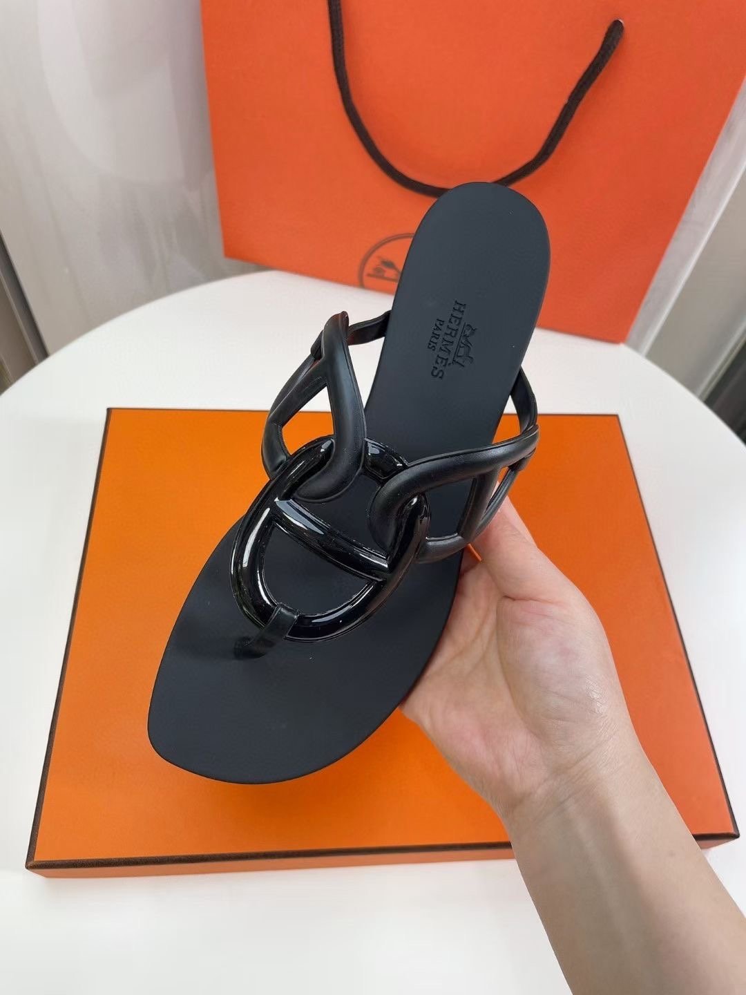 HRM Slippers Chain 2 Color 's