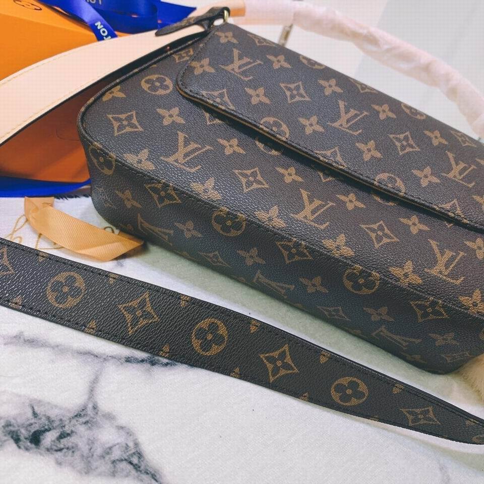 LU Bag Brown