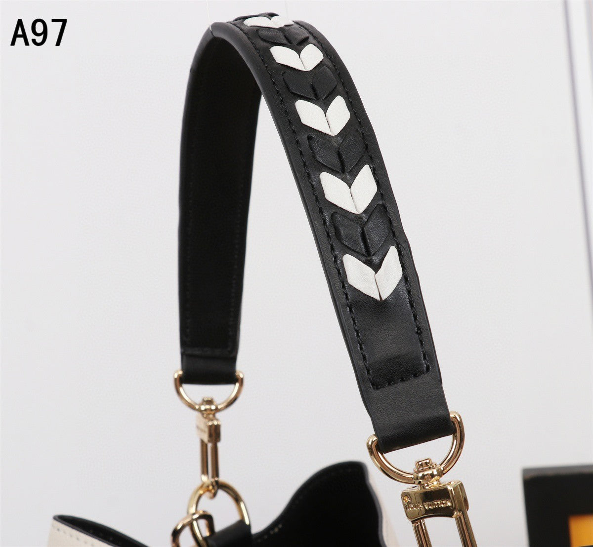 LU Neo Leather E Bag