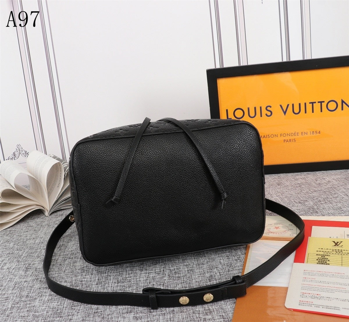 LU Bag Neonoe 26 cm