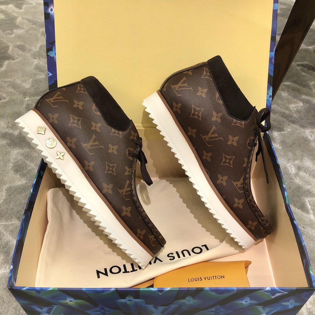 LU Shoes Mono