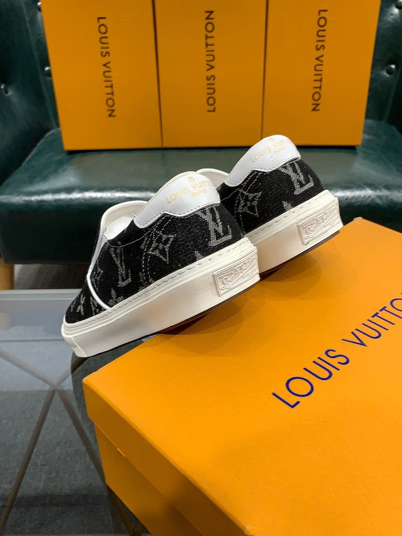 LU Sneakers Slip On