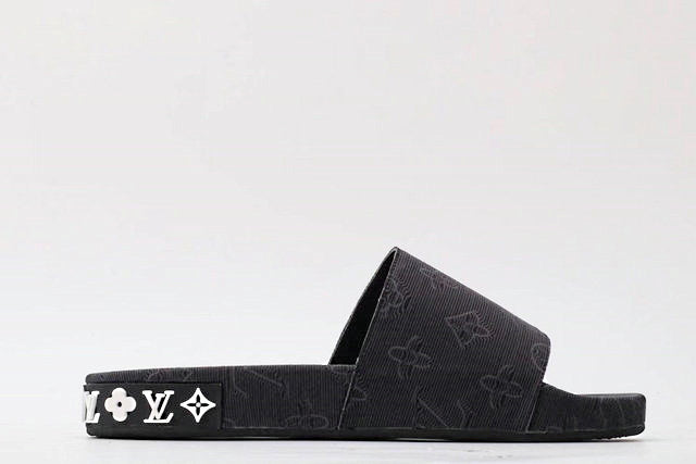 LU Slippers Slider