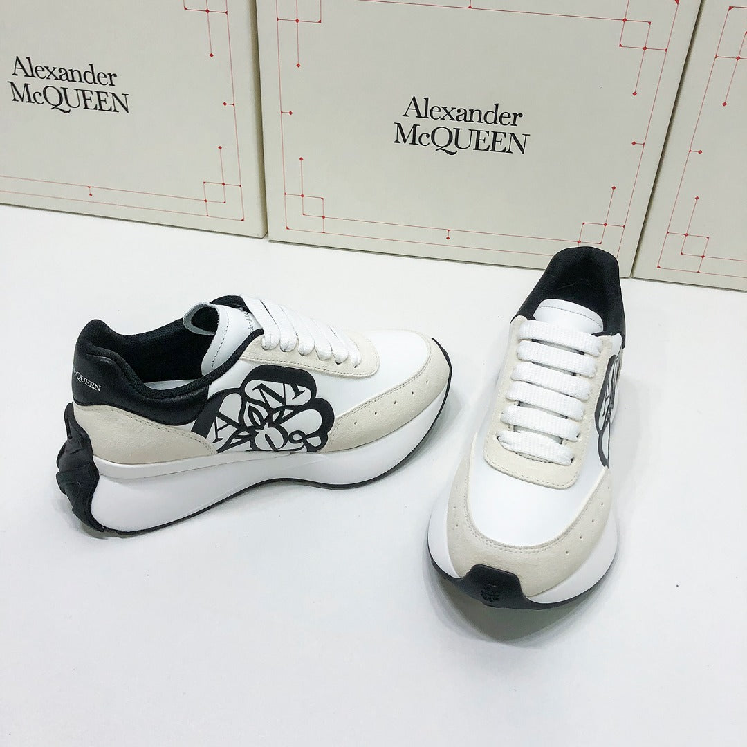 M*QUEEN Sneakers Graffiti