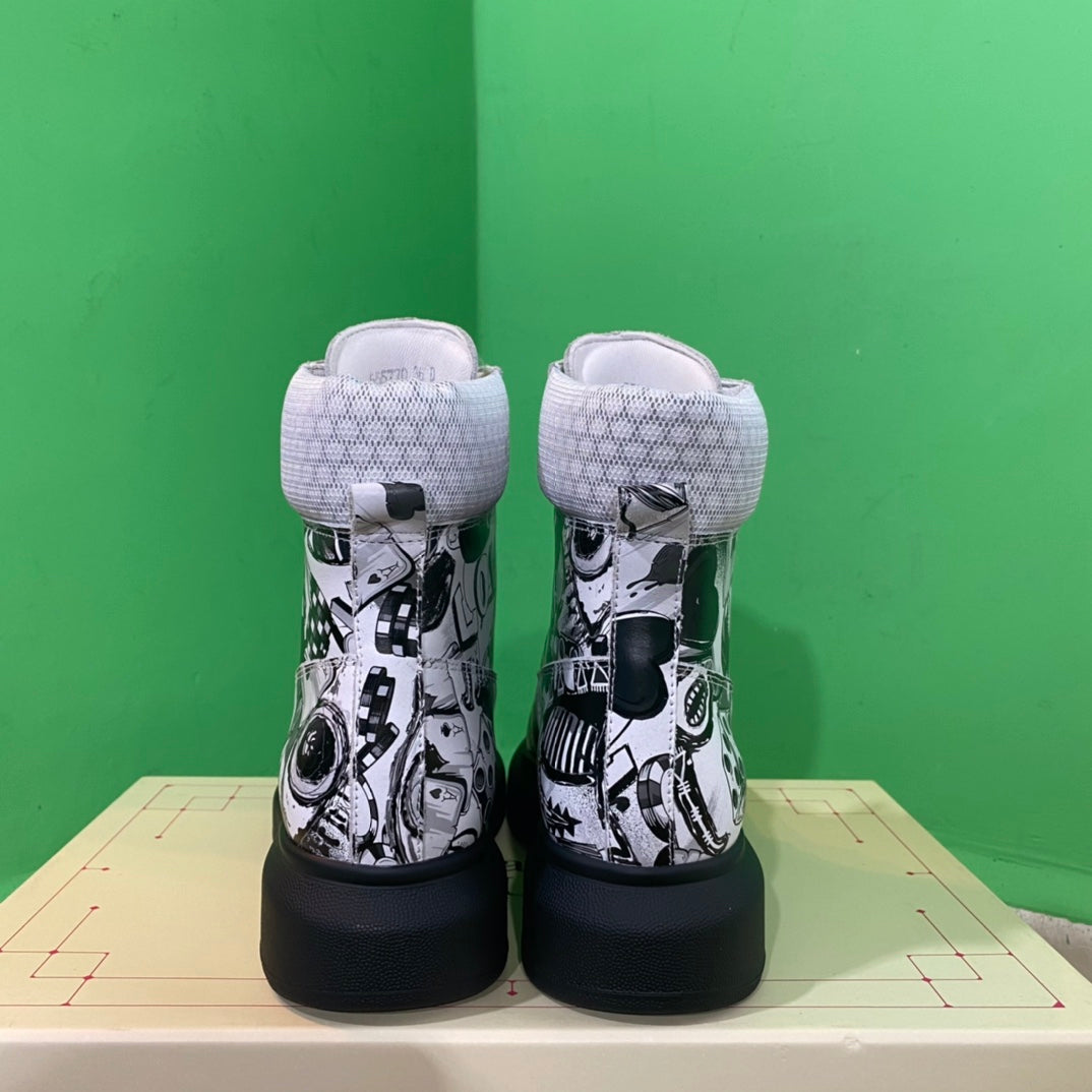 M*queen Sneakers High