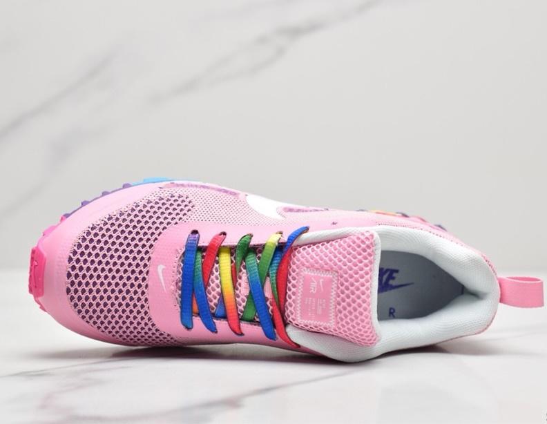 N*ke Sneakers Run Pink