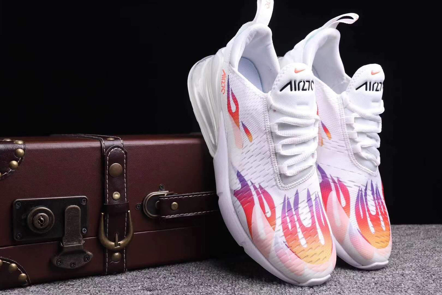 N*ke Sneakers 270 White Flame
