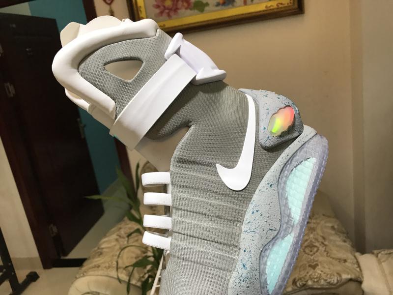 N*ke Max Sneakers Mag Back in Future