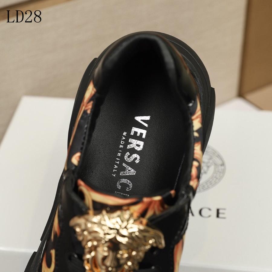 VRC Sneakers Black Ornament