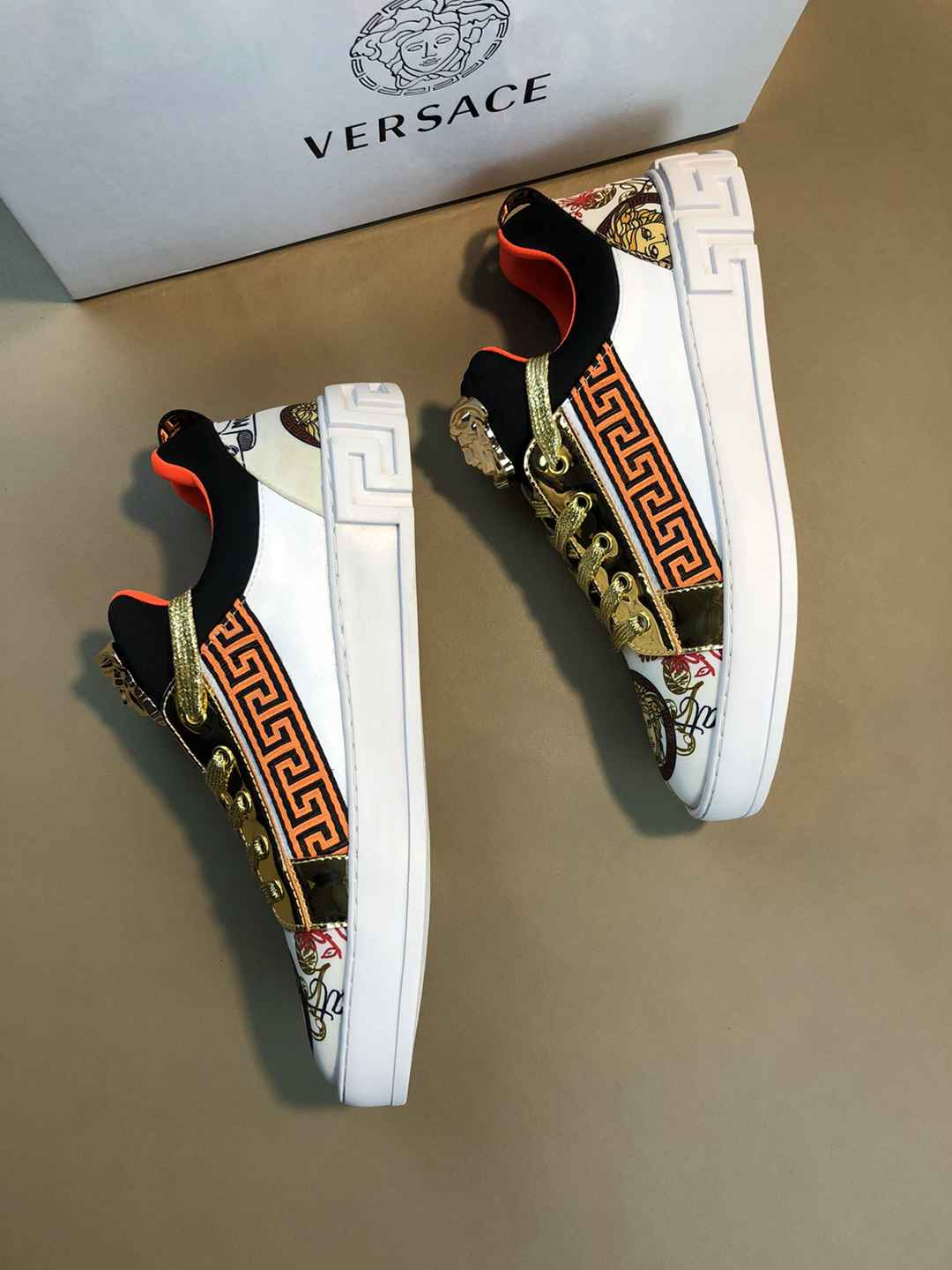 VRC Sneakers Medusa Black