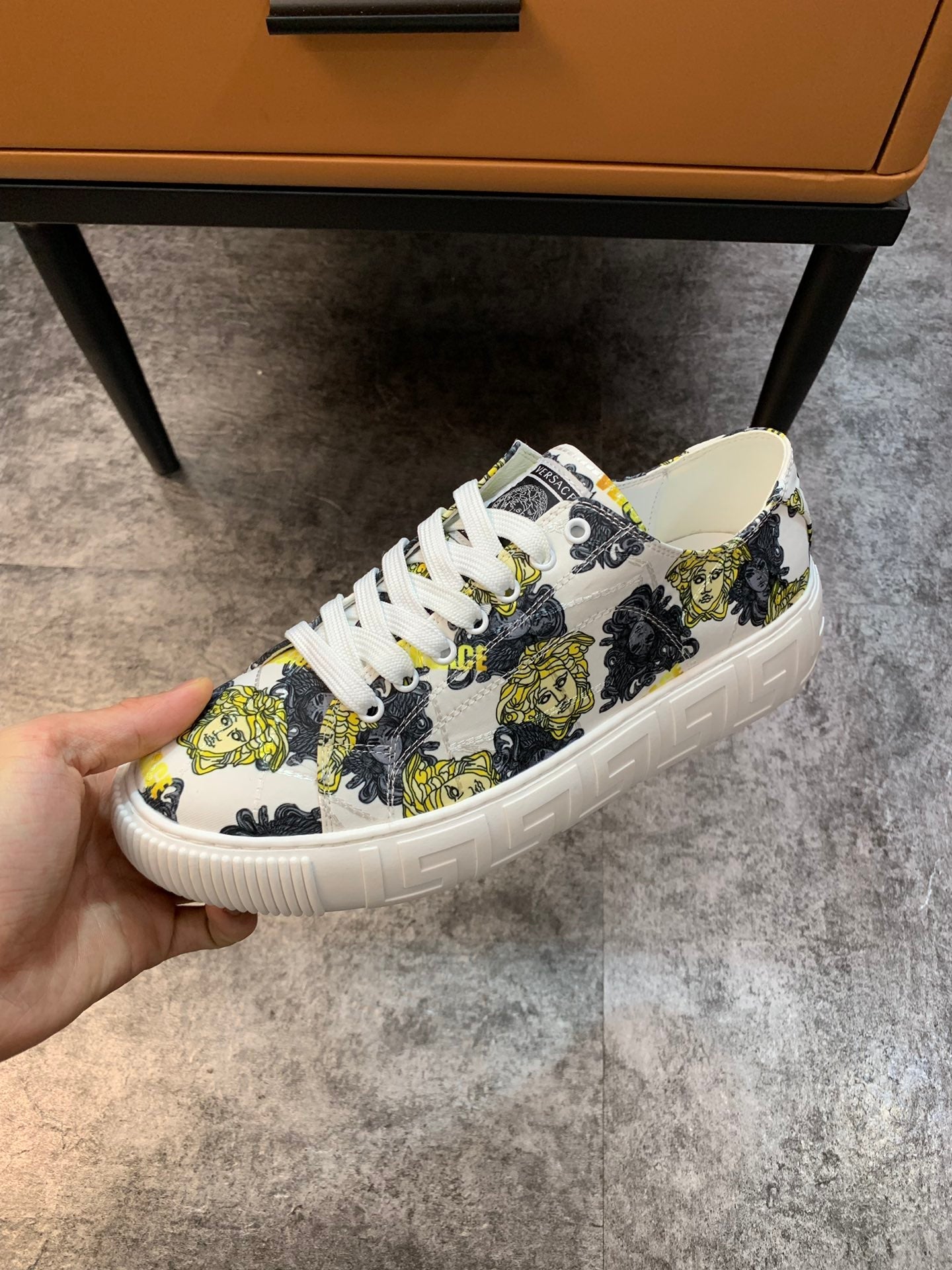 VRC Sneakers Greca Medusa