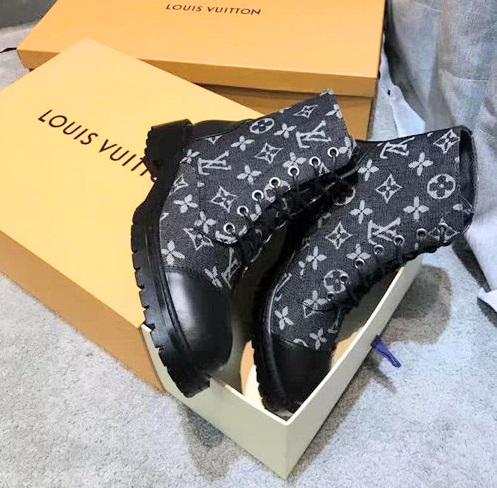 LU Boots Black