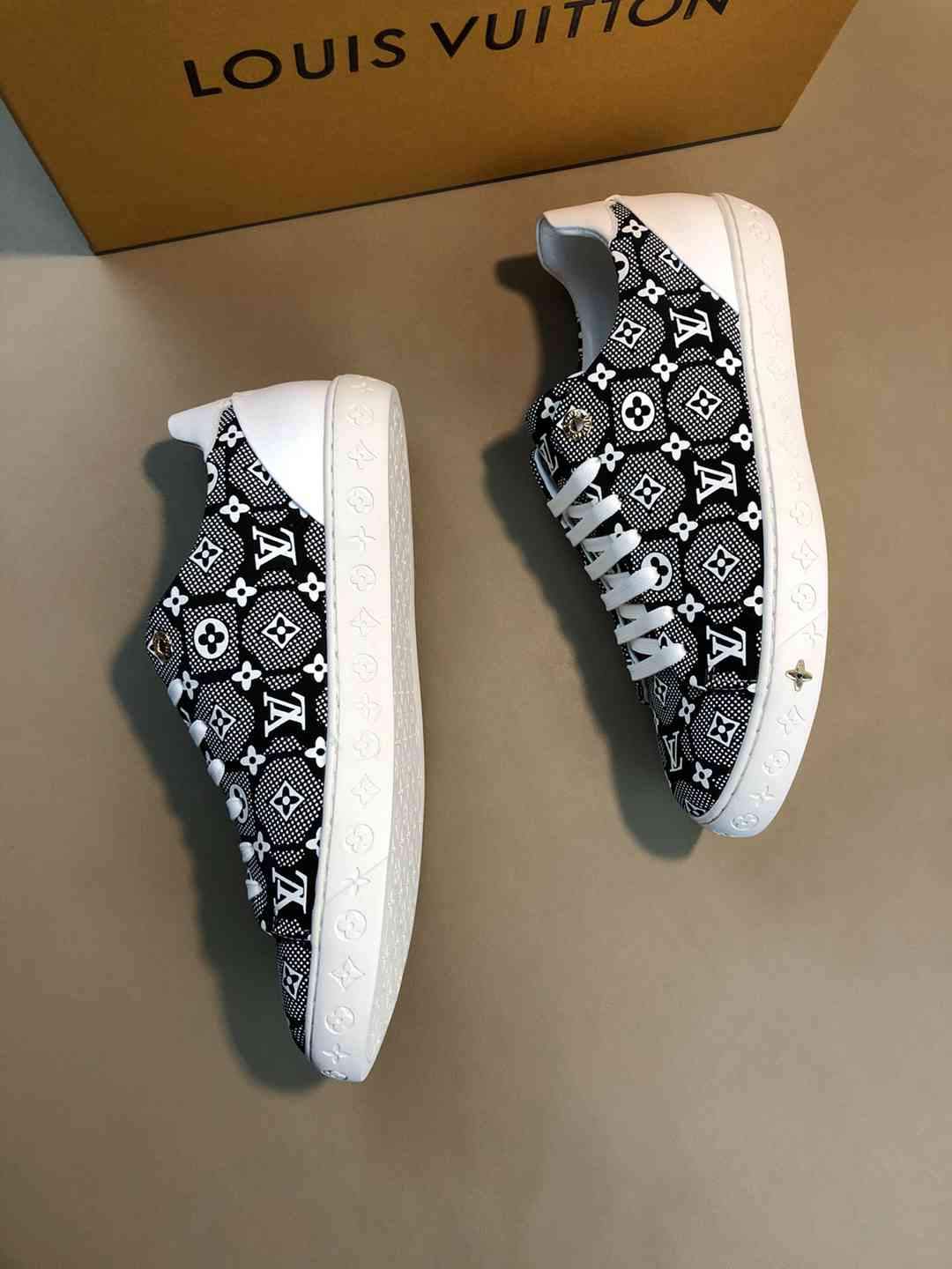 LU Sneakers Mono