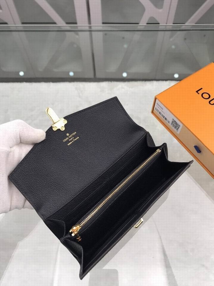 LU Wallet Big Black Ebene
