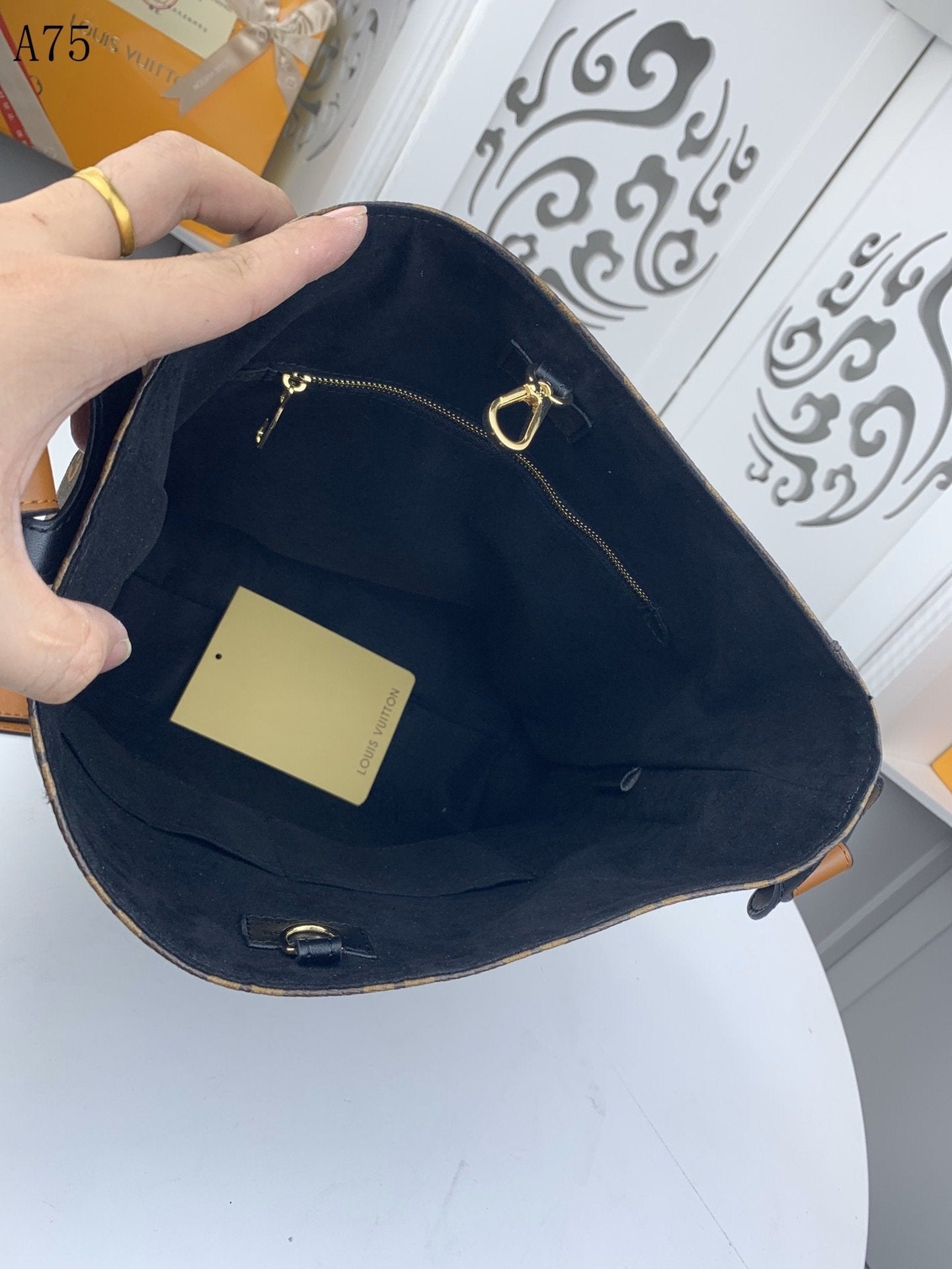 LU Bag Mono