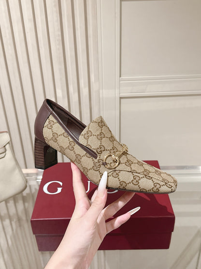 GU  Shoes  Woman