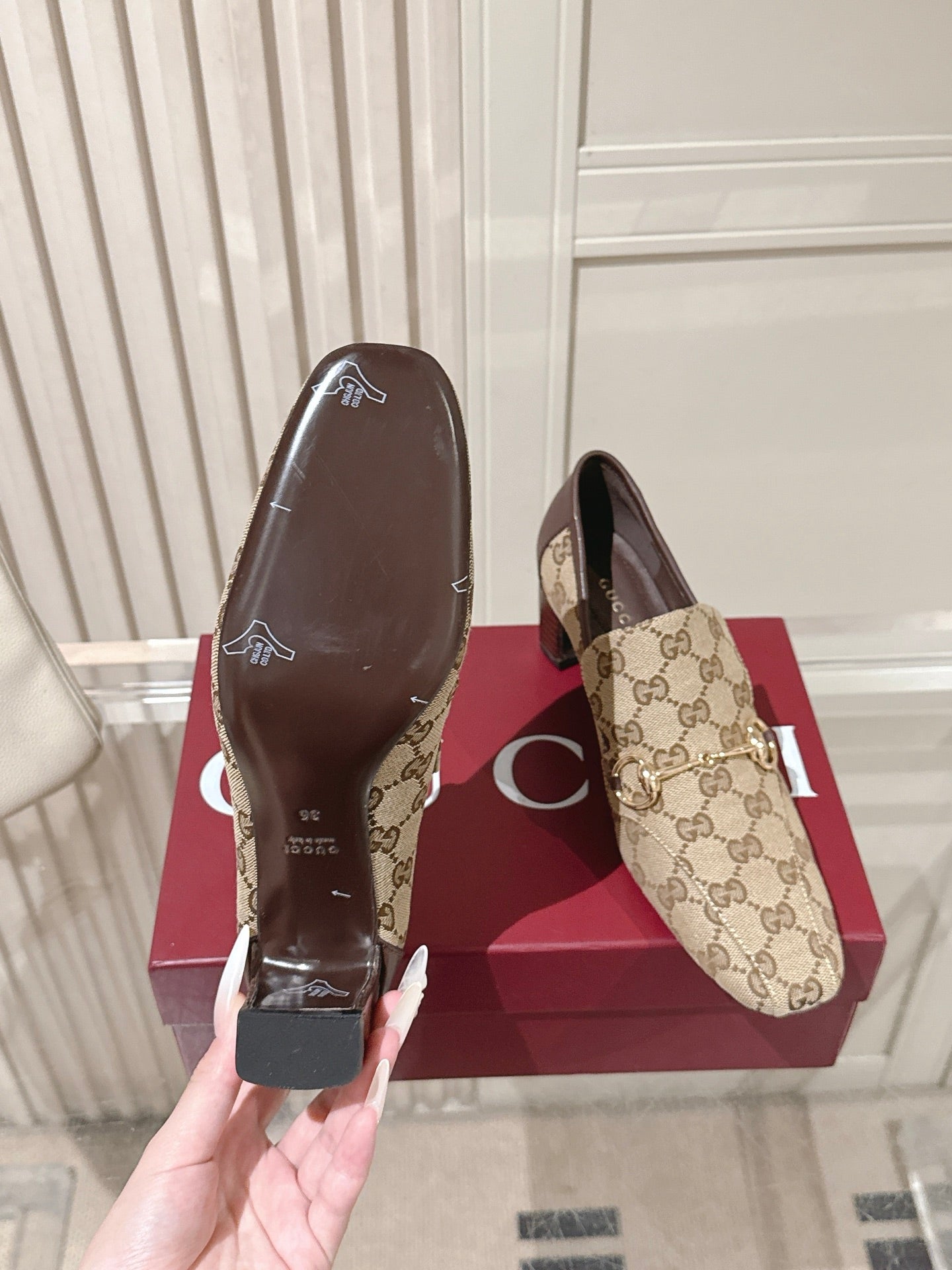 GU  Shoes  Woman