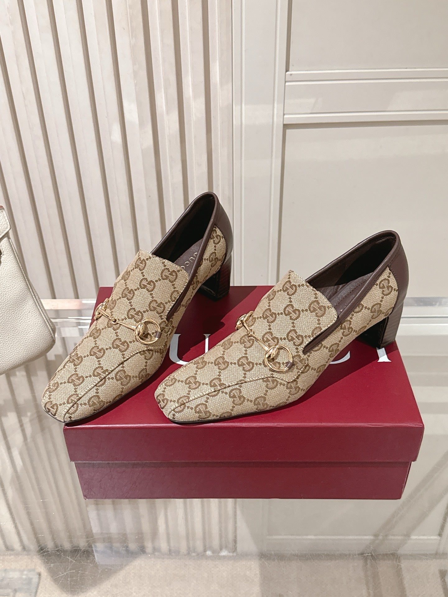 GU  Shoes  Woman