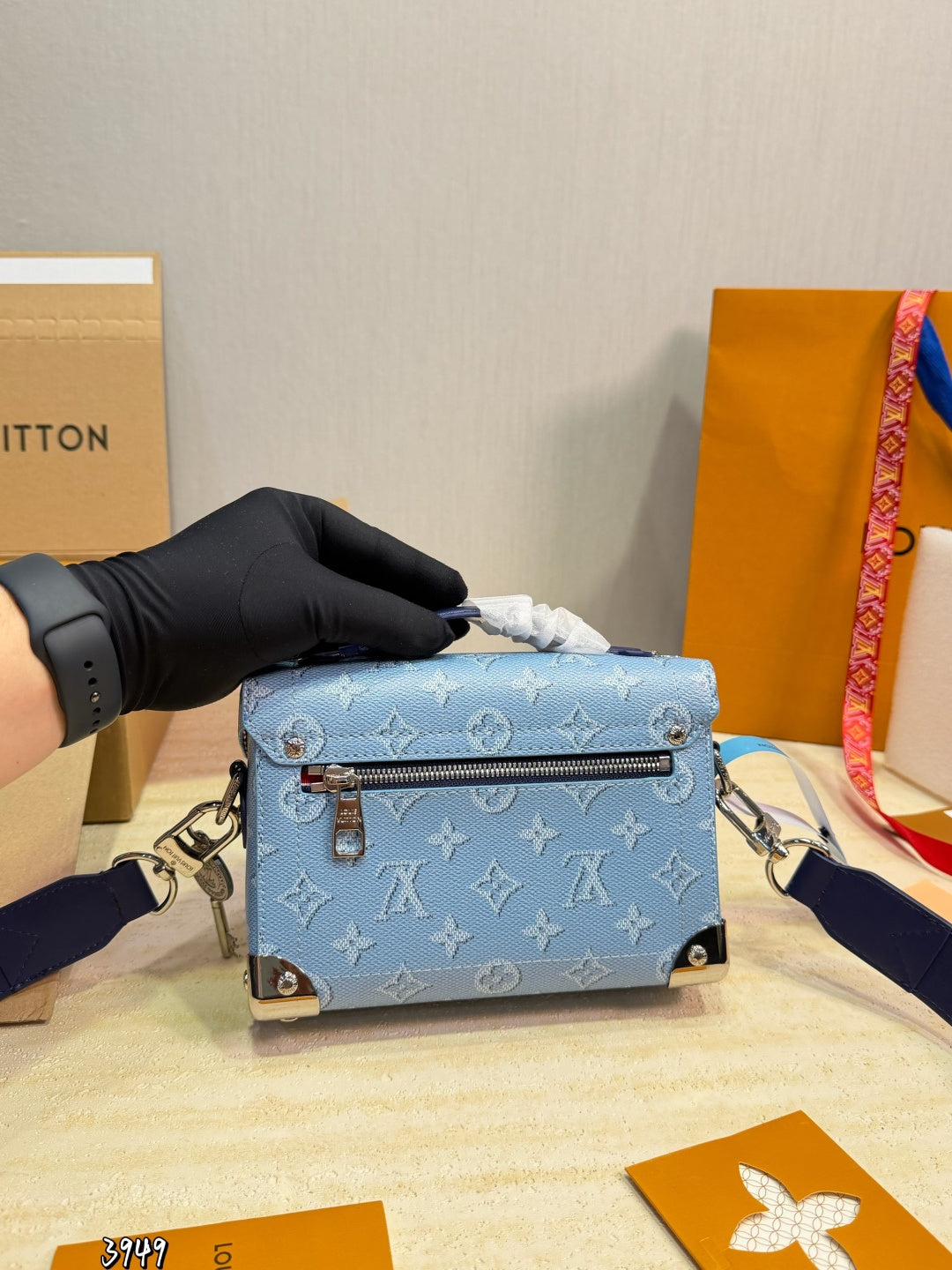 LU bag trunk
