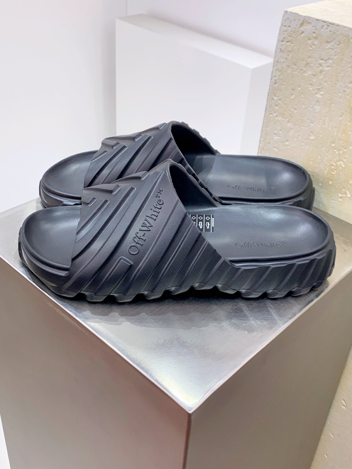 OFF WITE Slippers Man