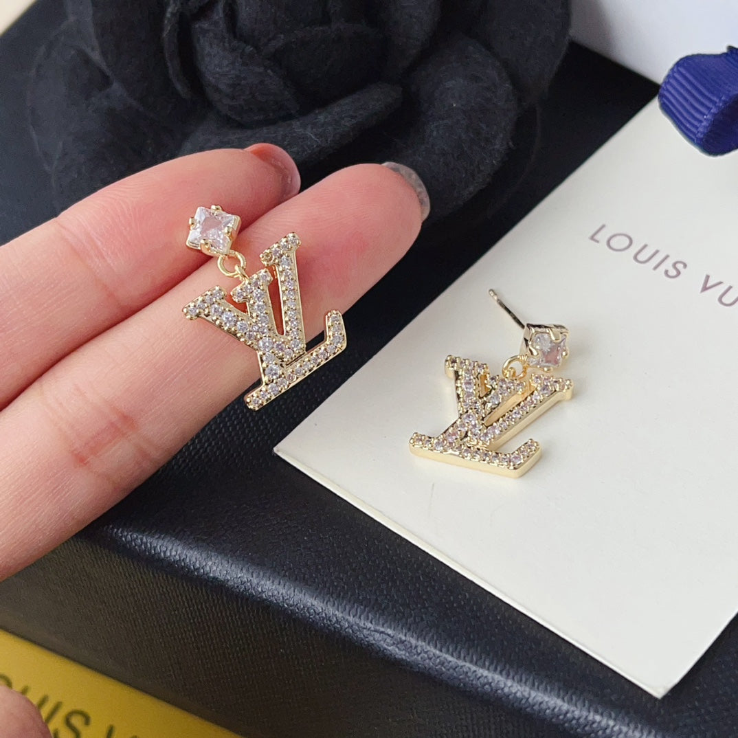 LU Fashion earrings  SALE-min order required
