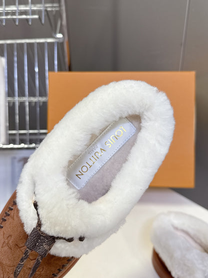 LU x UGG Cortina Closed Mule Shearling sandal
