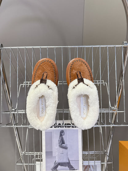 LU x UGG Cortina Closed Mule Shearling sandal