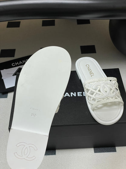 CHL  Slippers  2 Color's Woman
